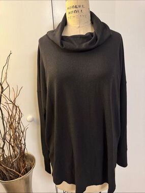 Chelsea & Theodore Black Cowl Neck Sweater